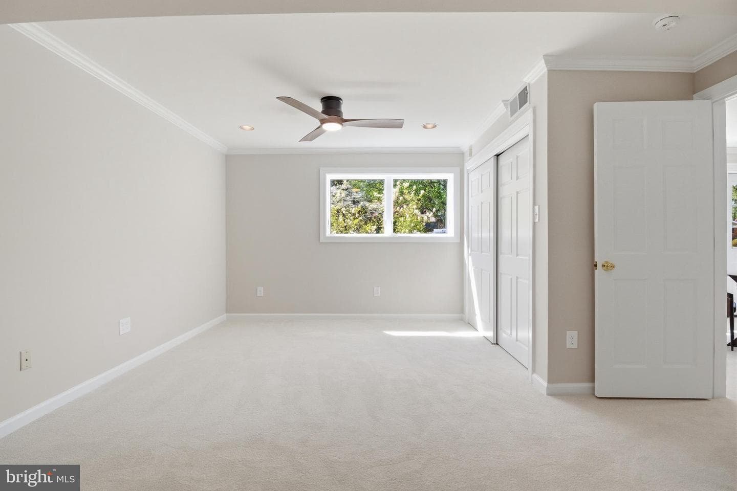 9924 Pinehurst Avenue photo 28