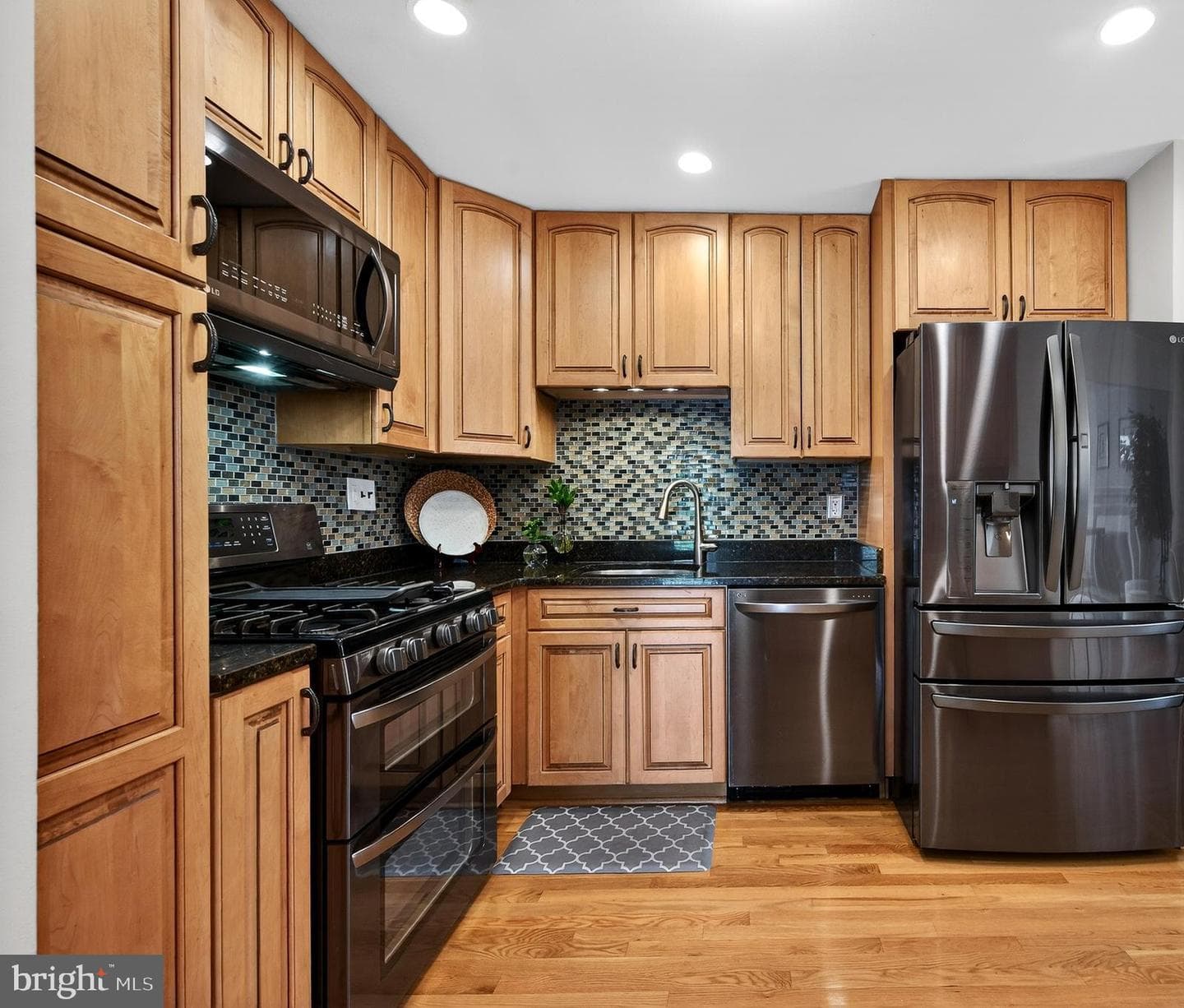 3816 Bevan photo 7