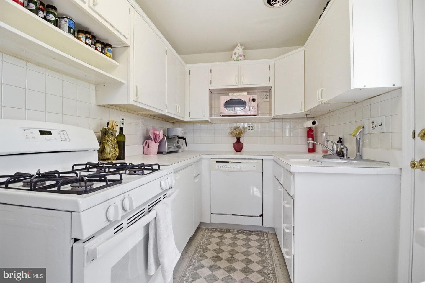 10827 Crest Street photo 9