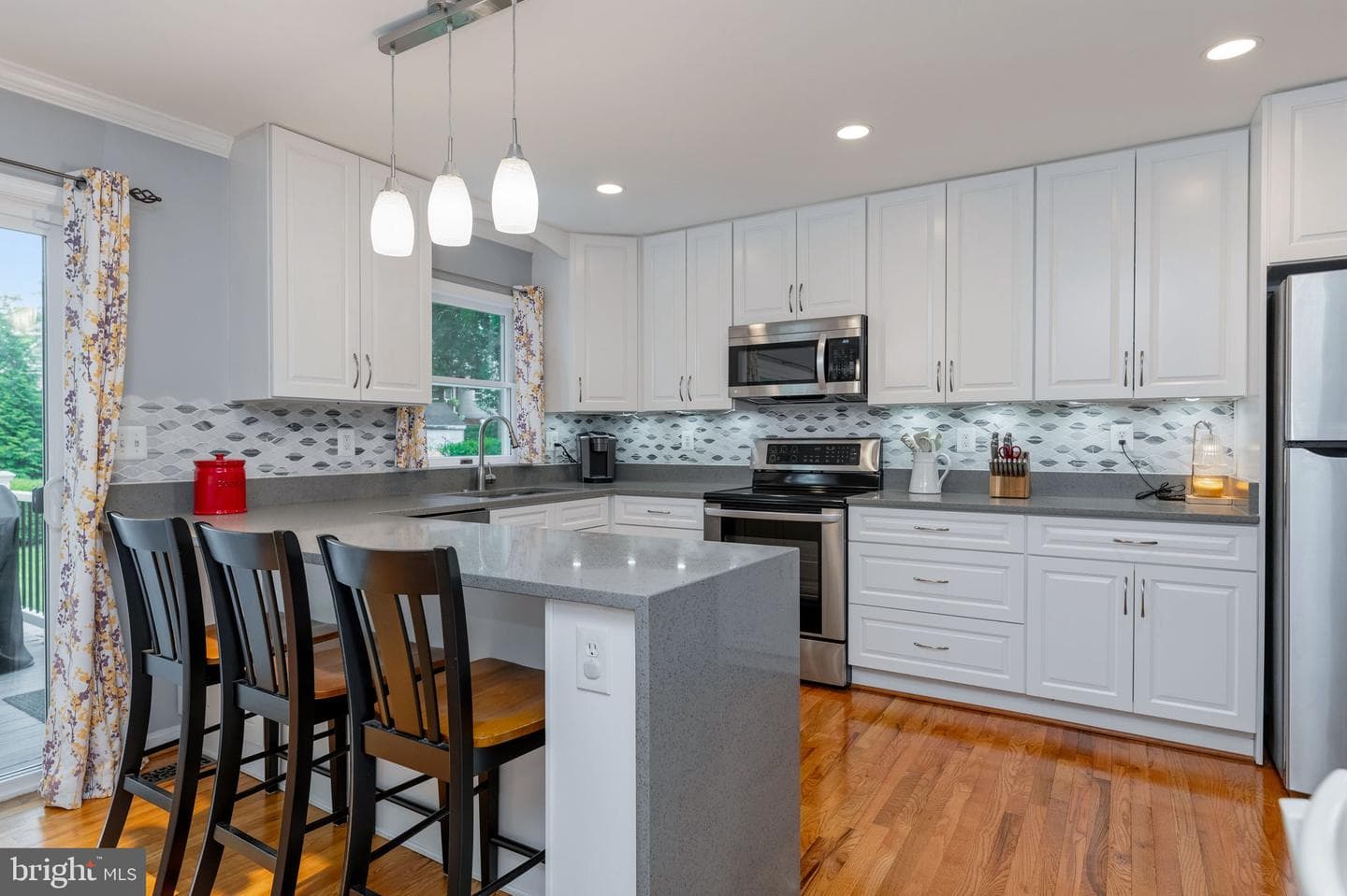 4025 Maple Street photo 12