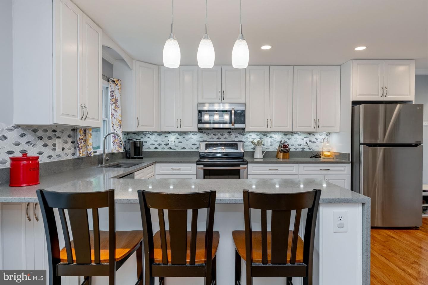 4025 Maple Street photo 13