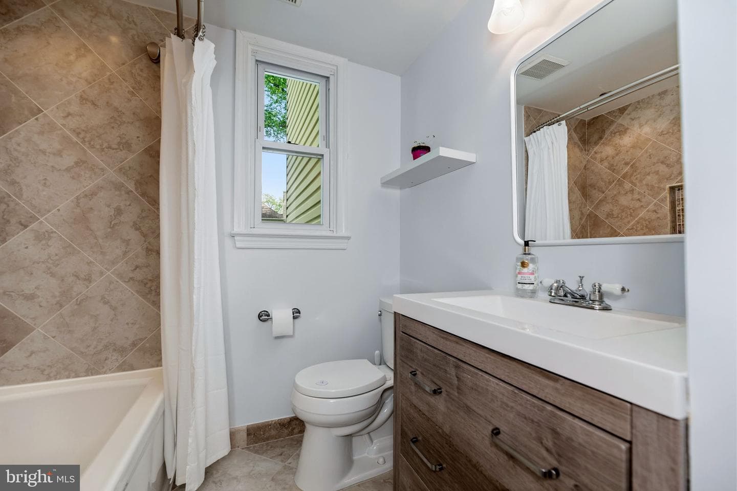 4025 Maple Street photo 18