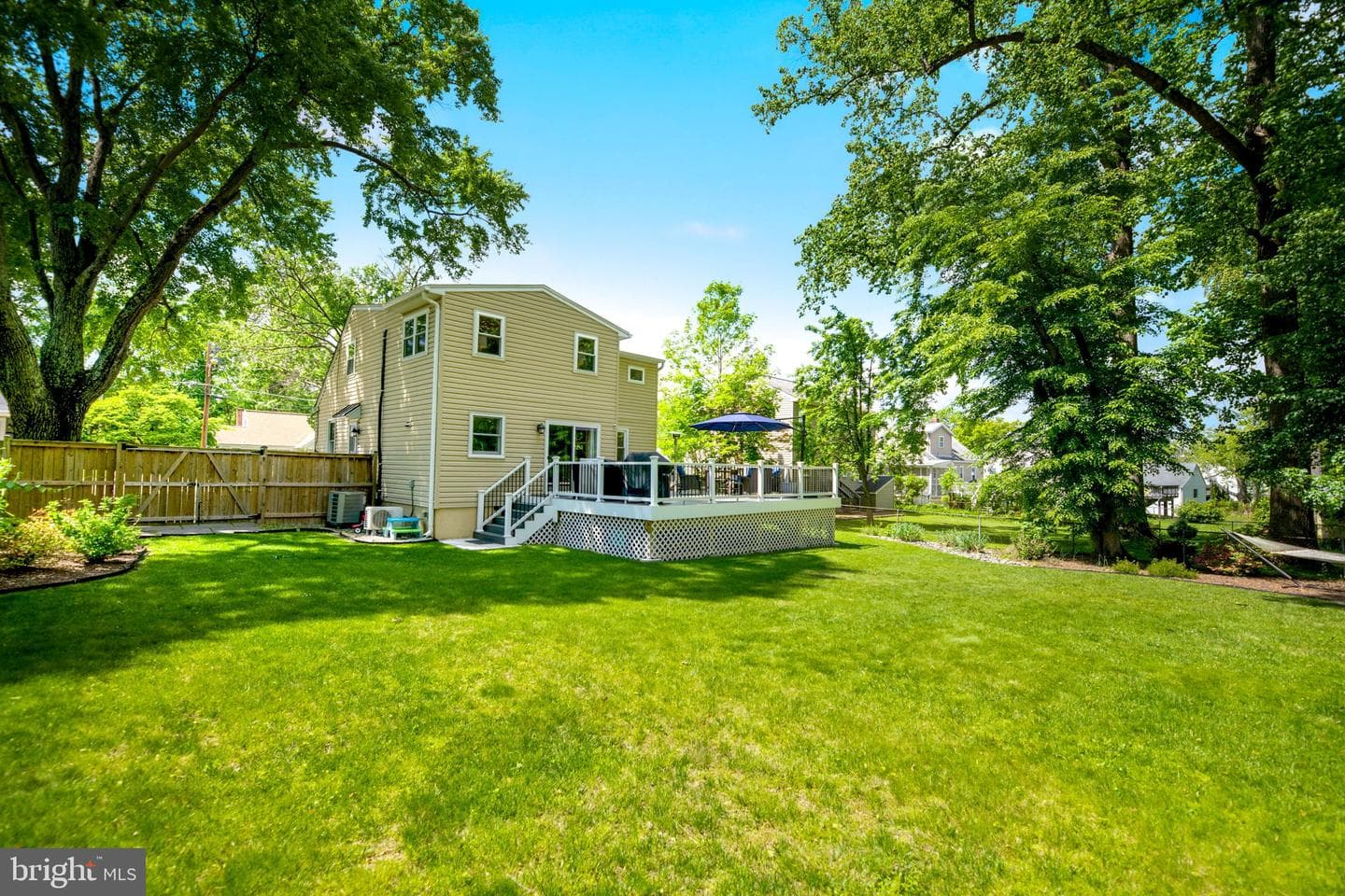 4025 Maple Street photo 37