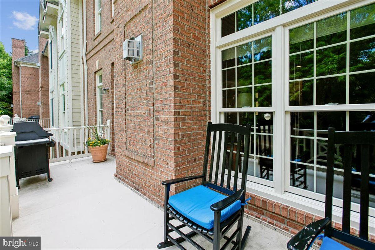 3853 Lewiston Place photo 11