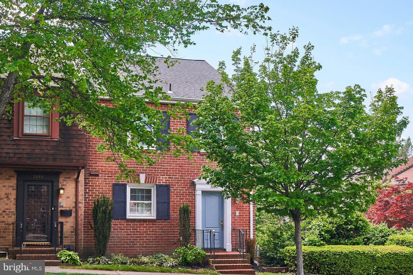 3886 University Drive photo 2