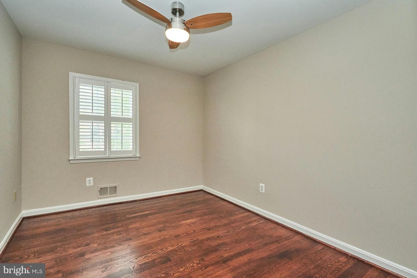 3886 University Drive photo 25