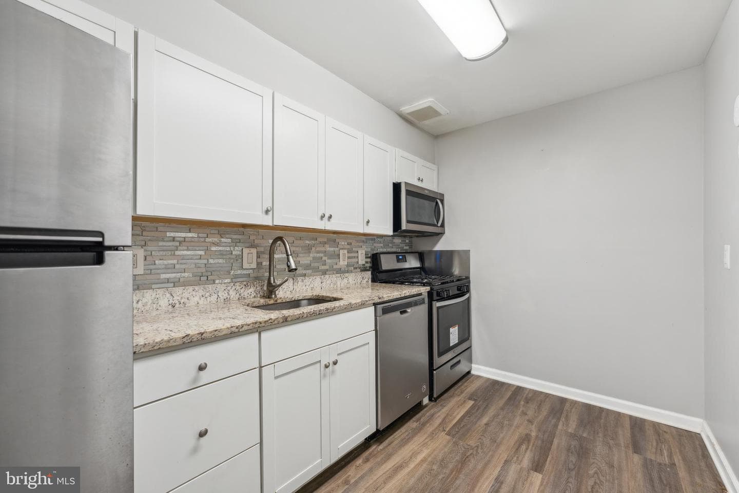 10724 W West Drive #204 photo 5