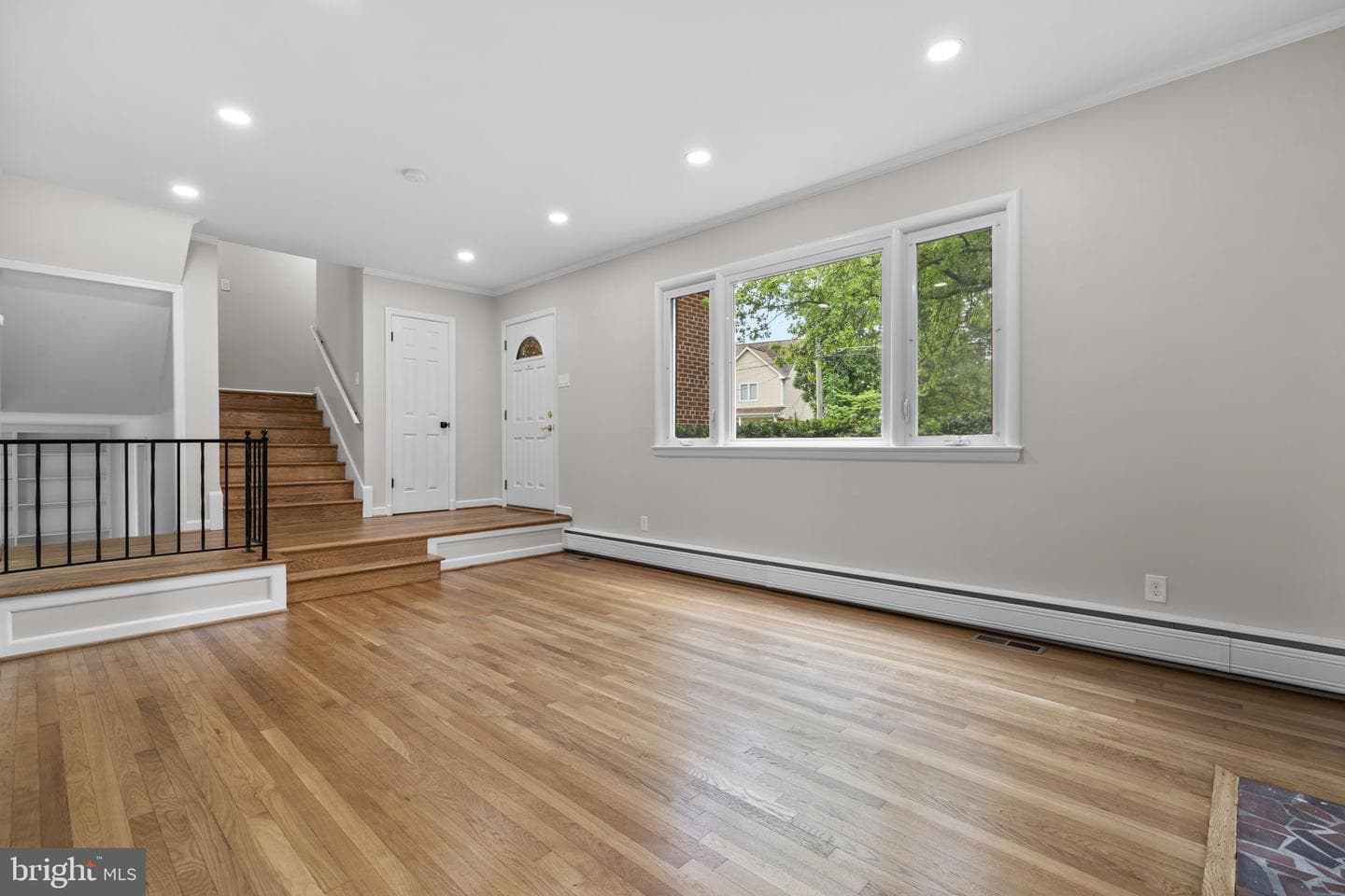 10242 Stratford Avenue photo 11