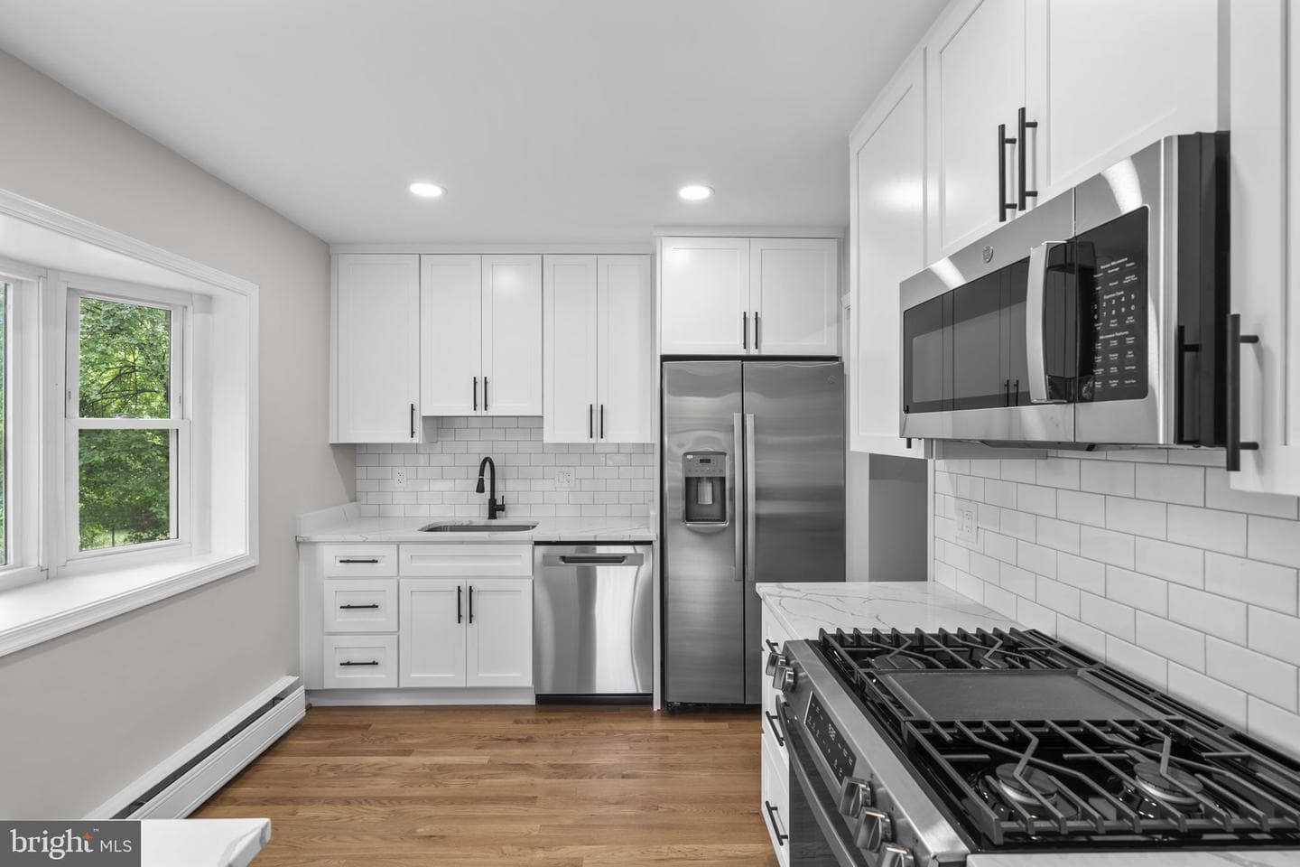 10242 Stratford Avenue photo 4