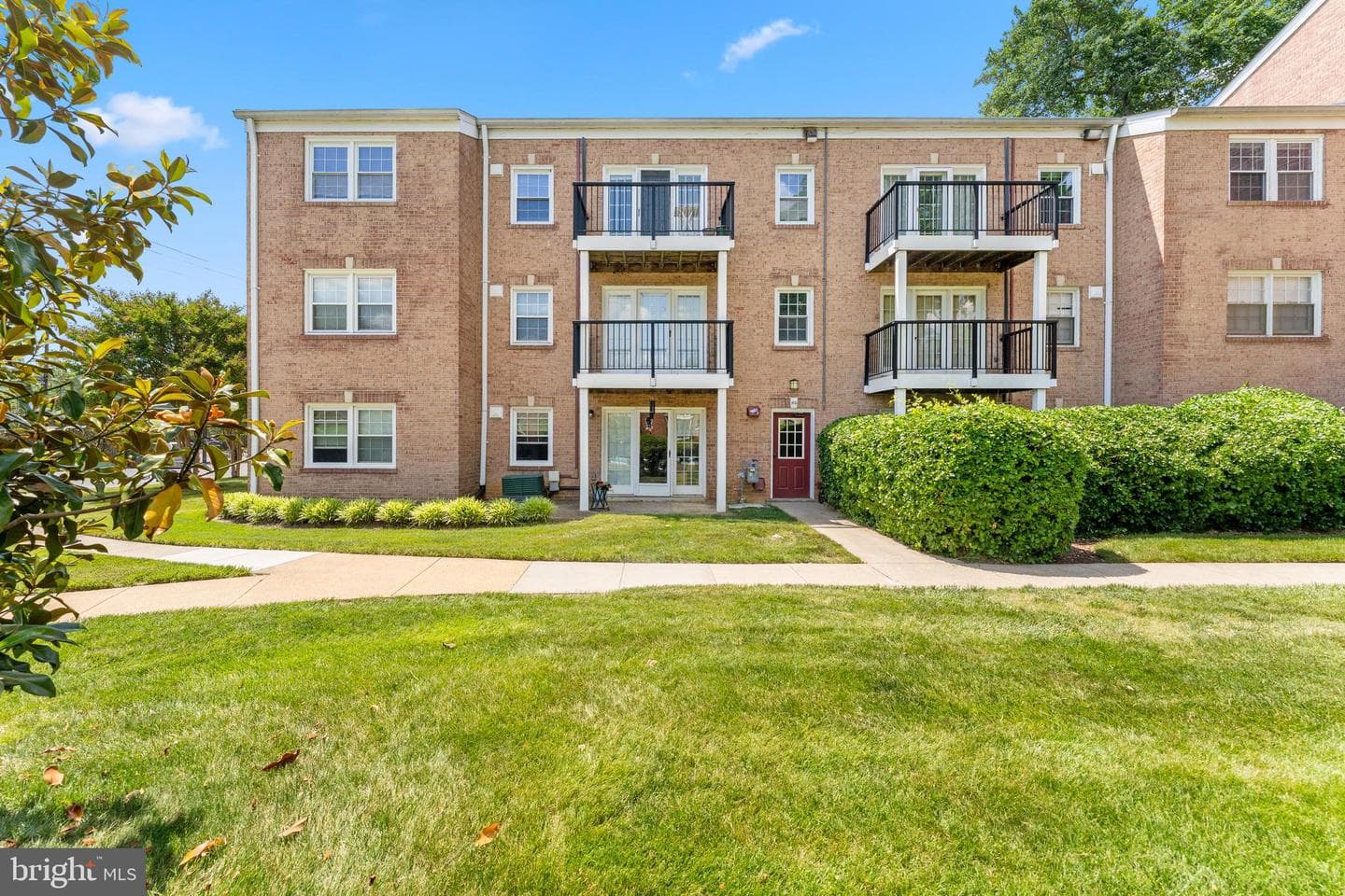9485 Fairfax Boulevard #303 photo 25