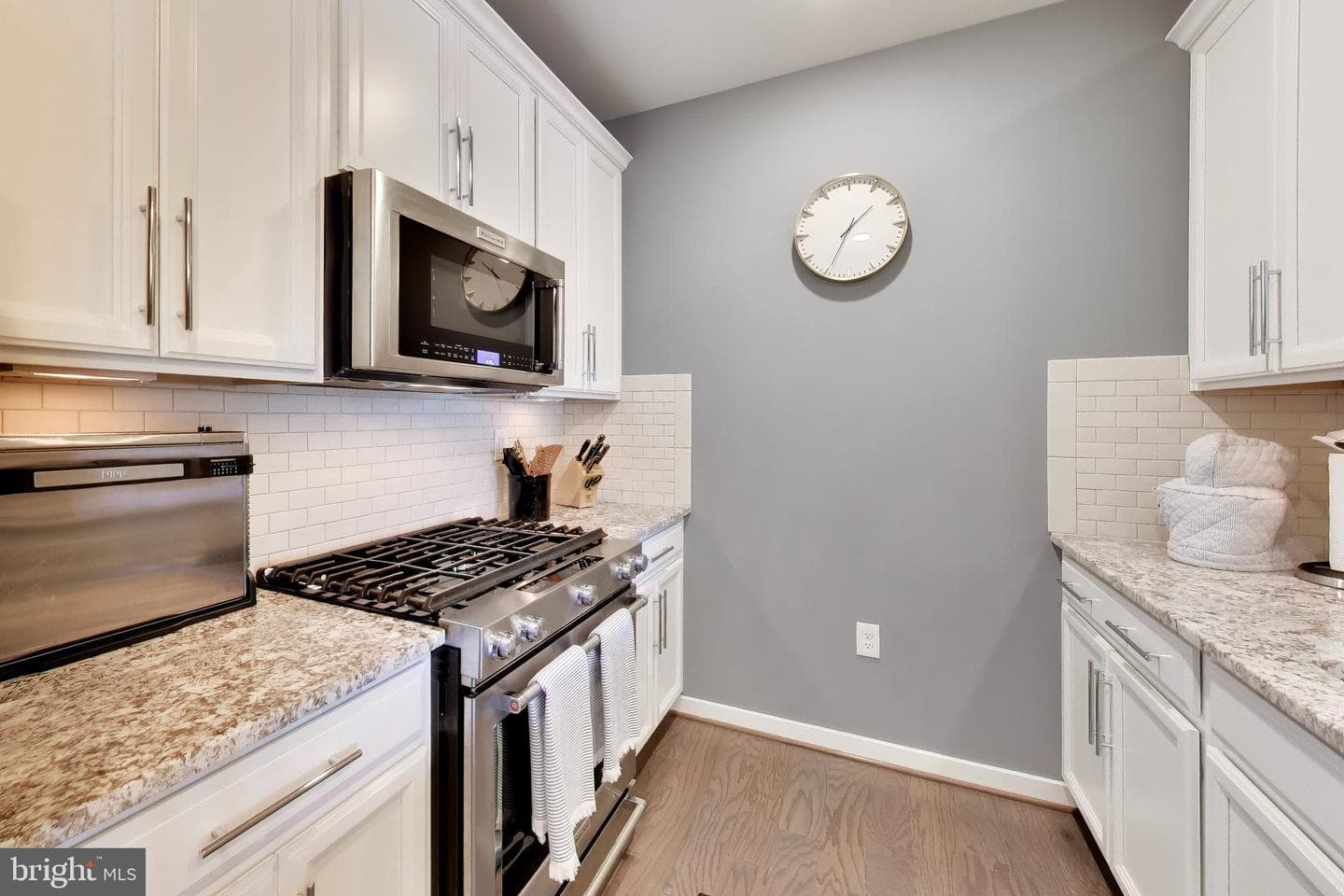 3985 Norton Place #206 photo 6