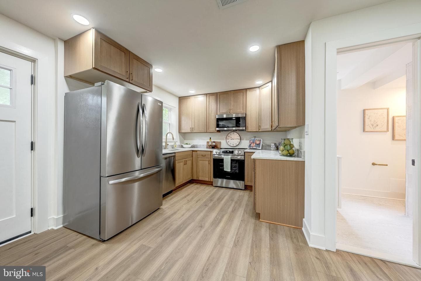 10915 Maple Street photo 16