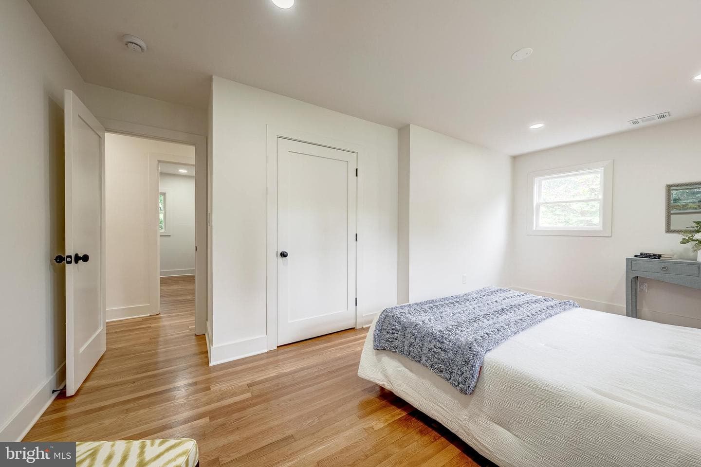 10915 Maple Street photo 25