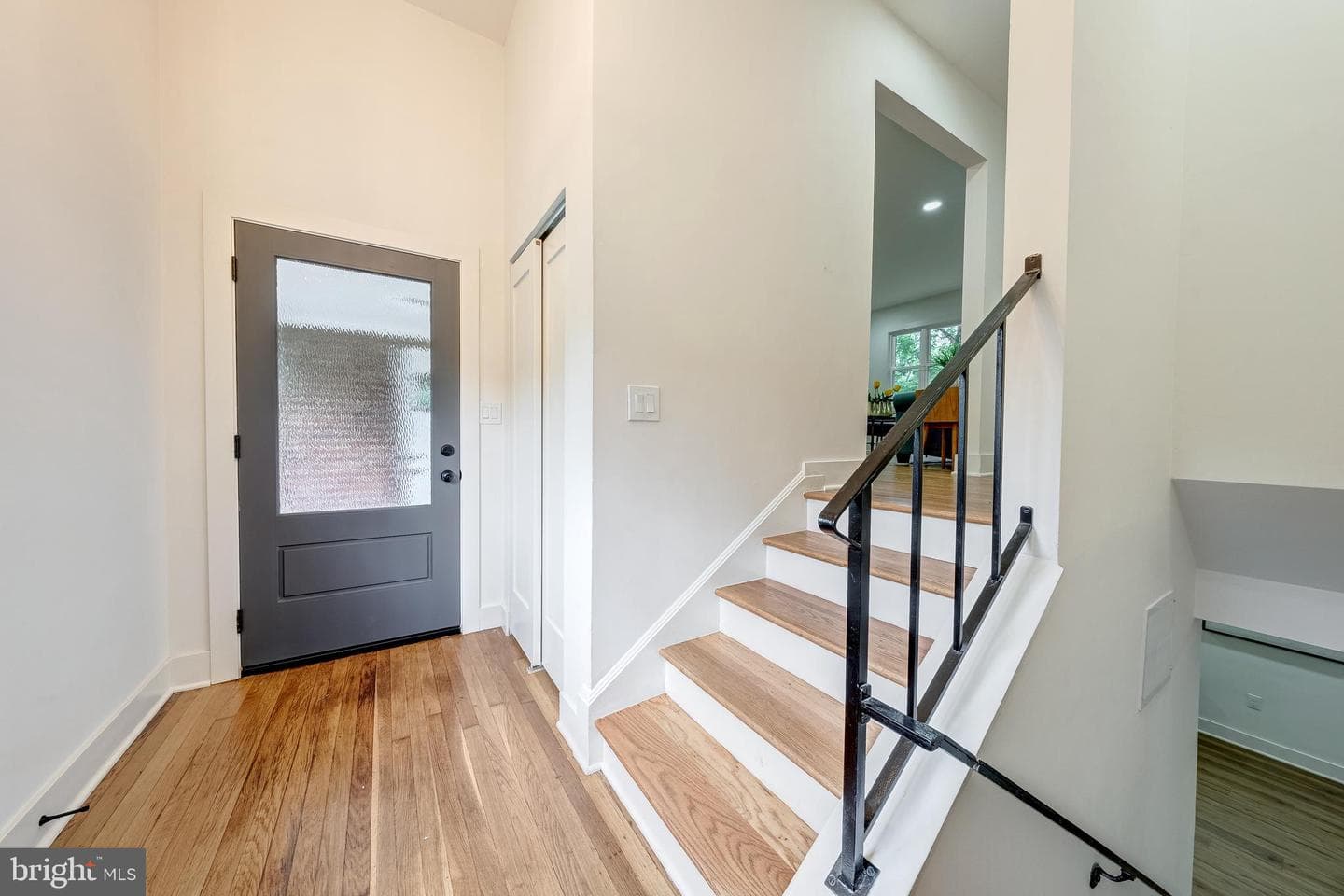 10915 Maple Street photo 4