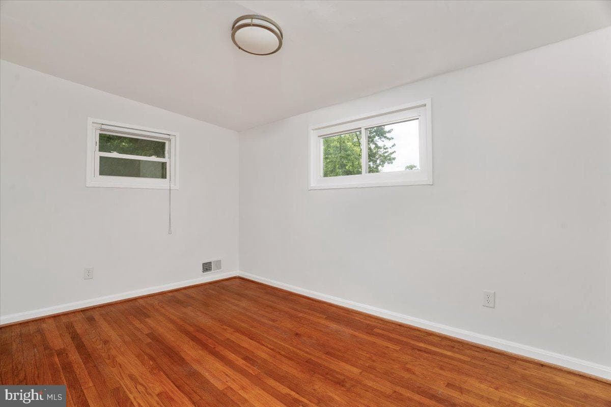 10623 Maple Street photo 13
