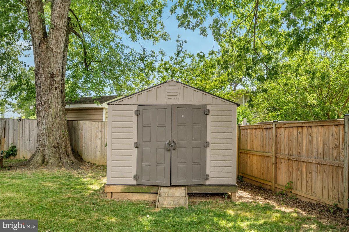 10623 Maple Street photo 19