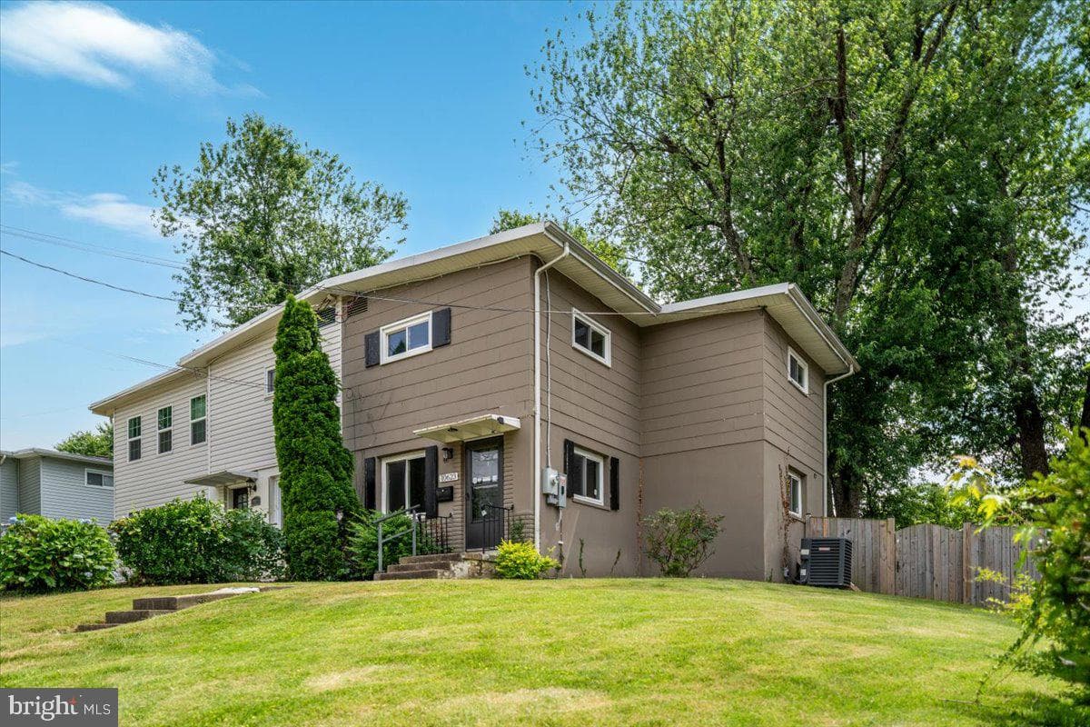 10623 Maple Street photo 22