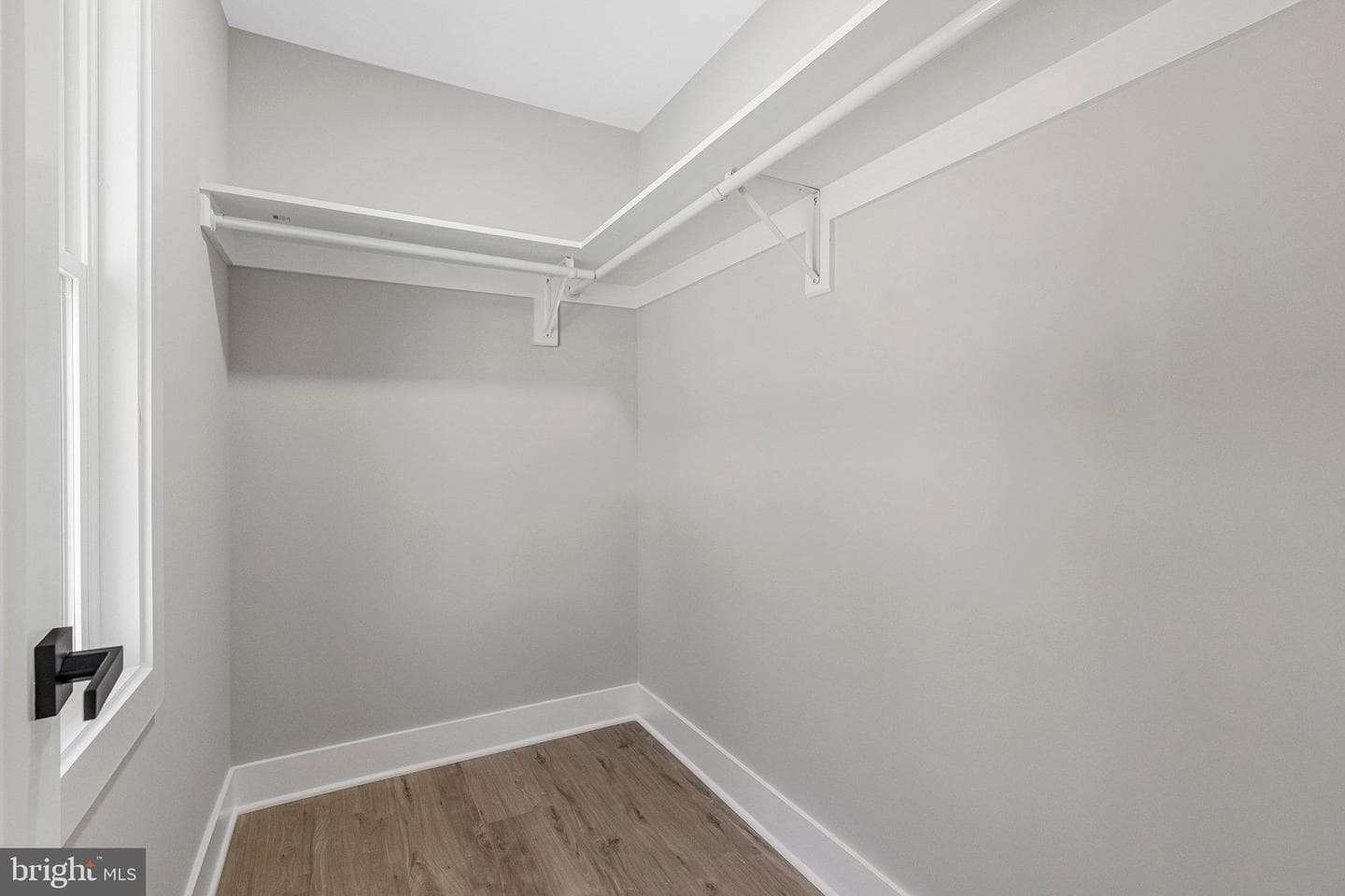 10211 Stratford Avenue photo 27