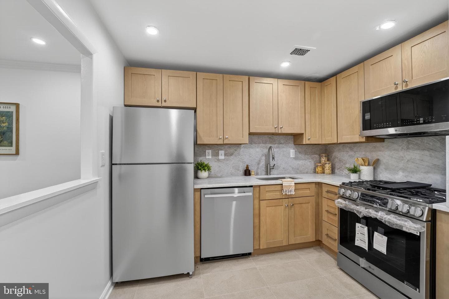 10570 Main Street #304 photo 9