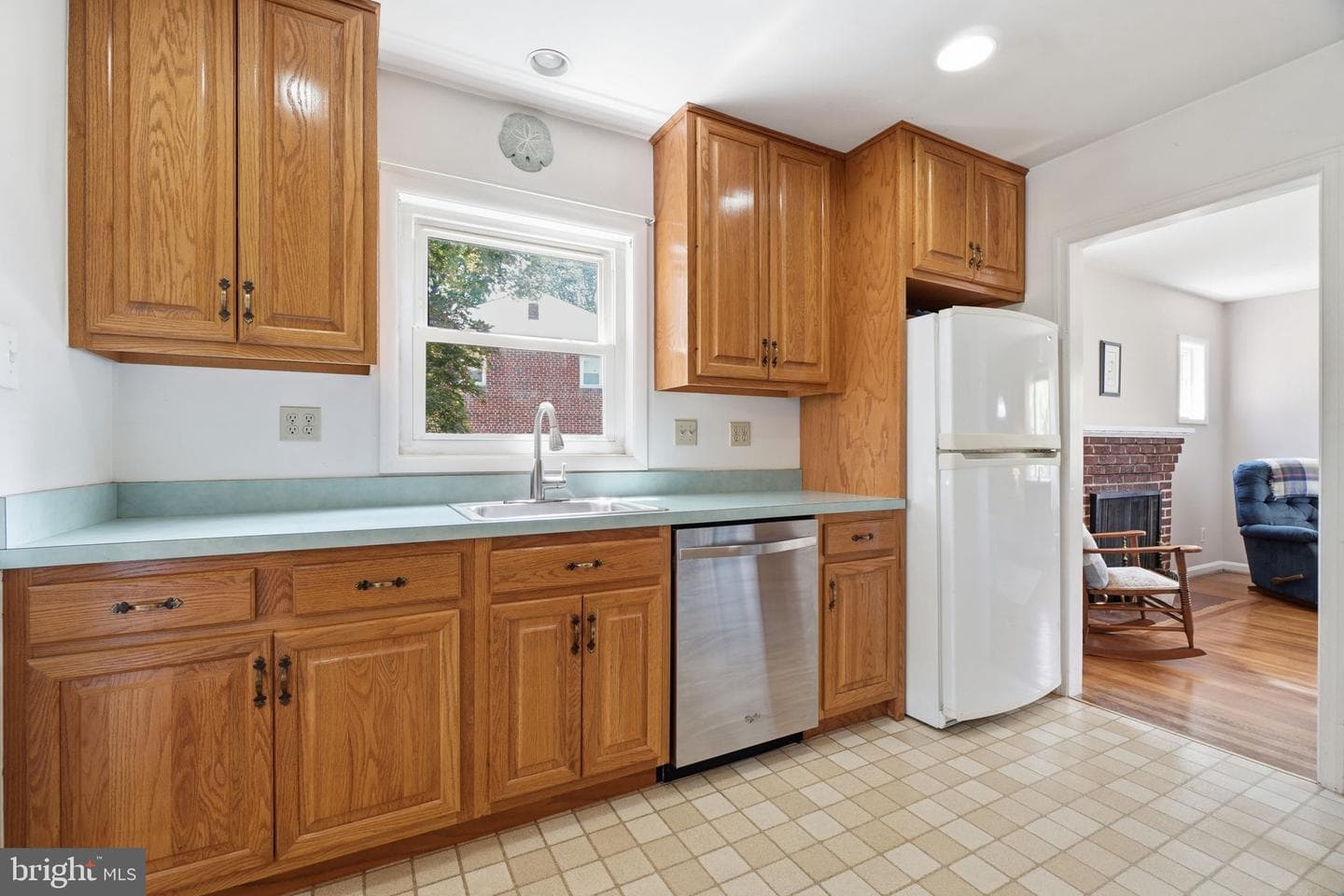 10011 Terry Street photo 10