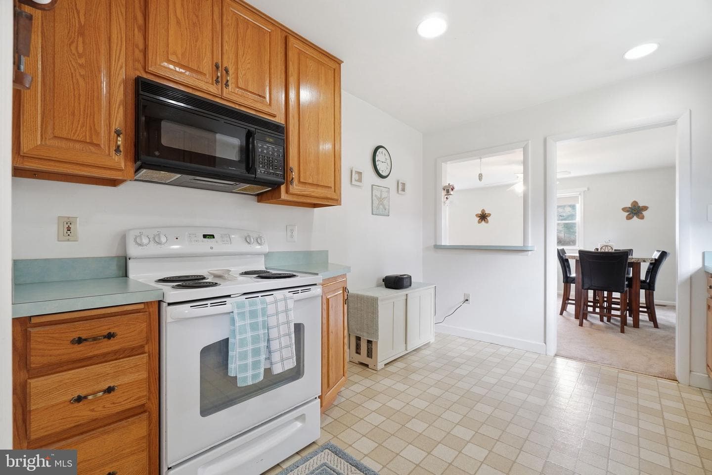 10011 Terry Street photo 12
