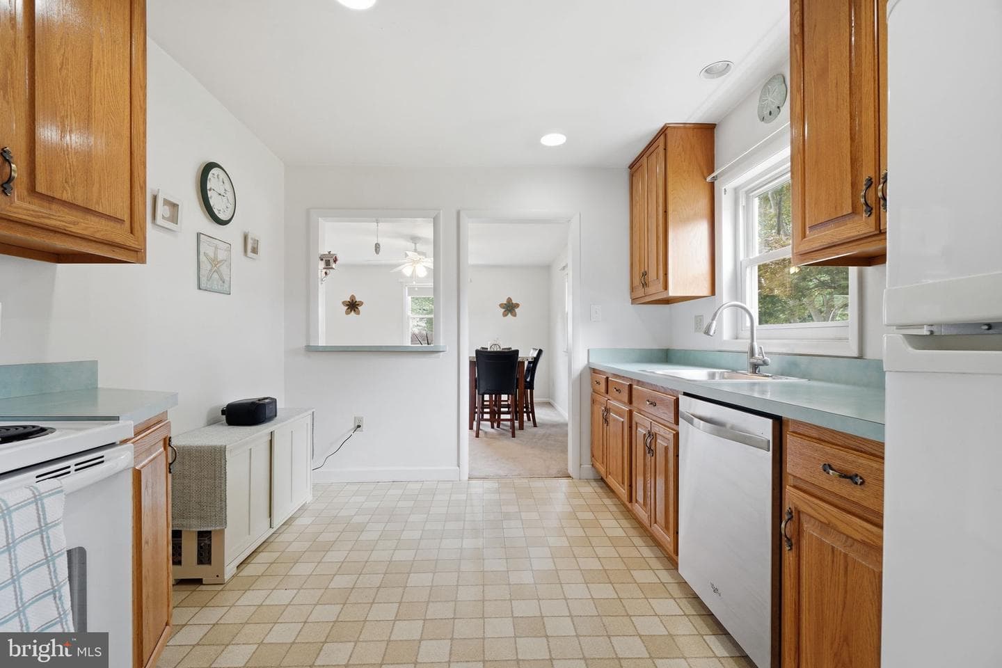 10011 Terry Street photo 13