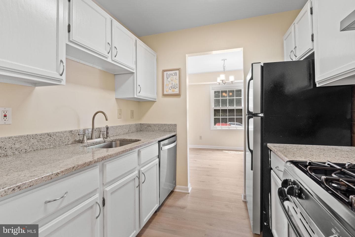 3901 Lyndhurst Dr # 201 photo 14