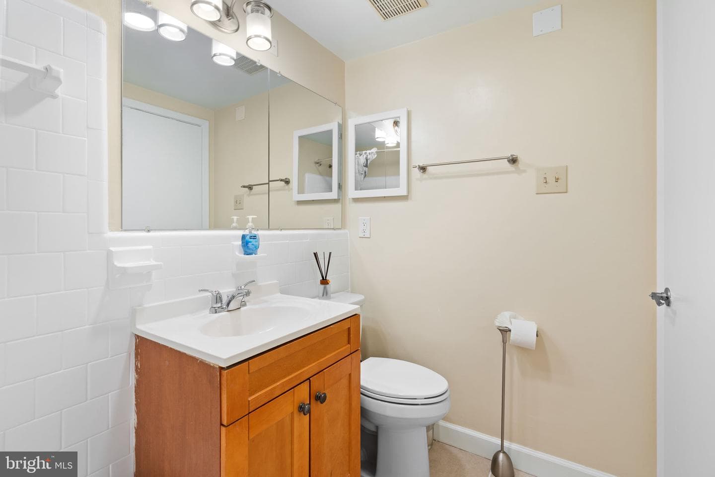 3901 Lyndhurst Dr # 201 photo 30