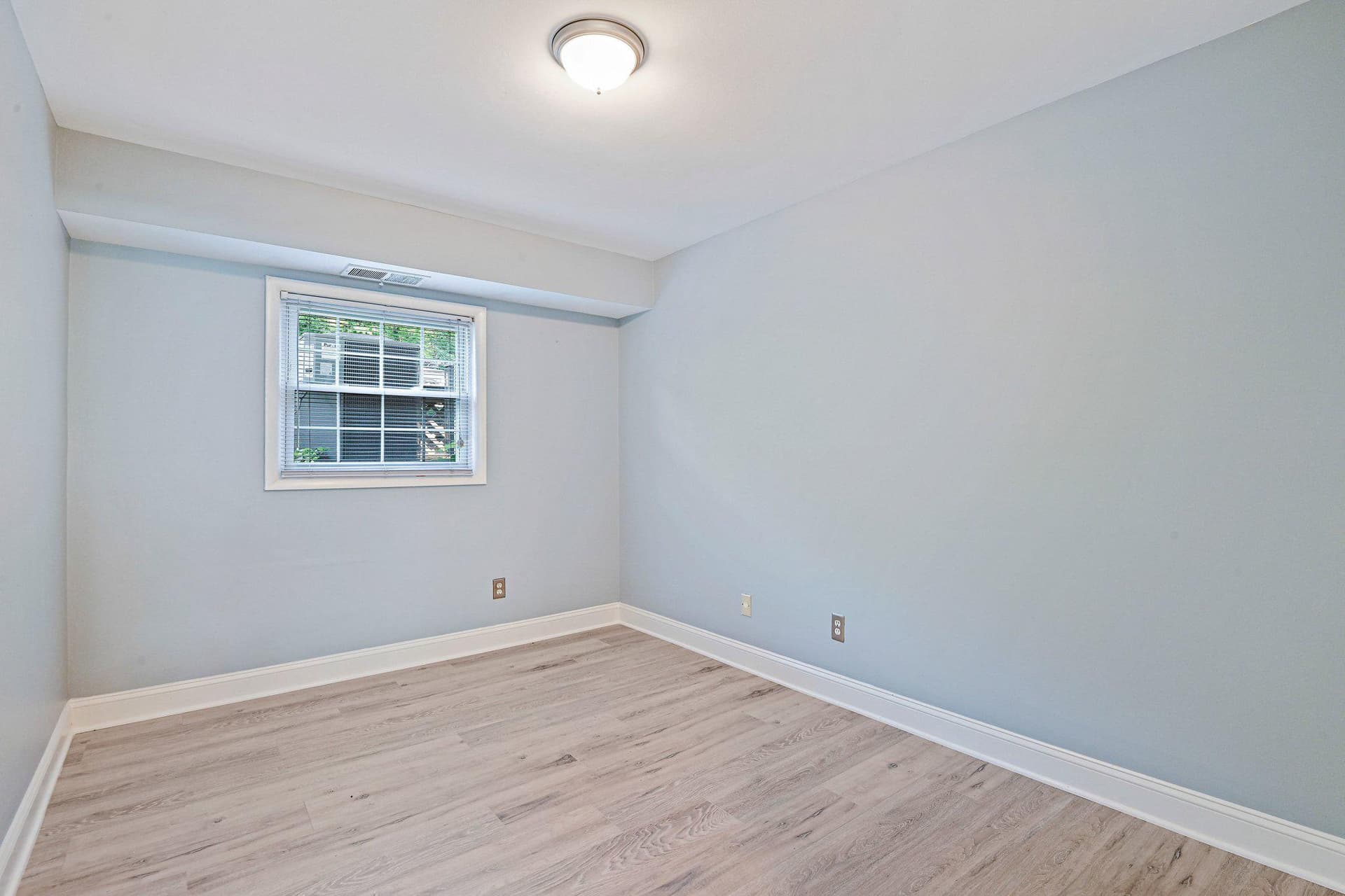 3860 Lyndhurst Drive #101 photo 16