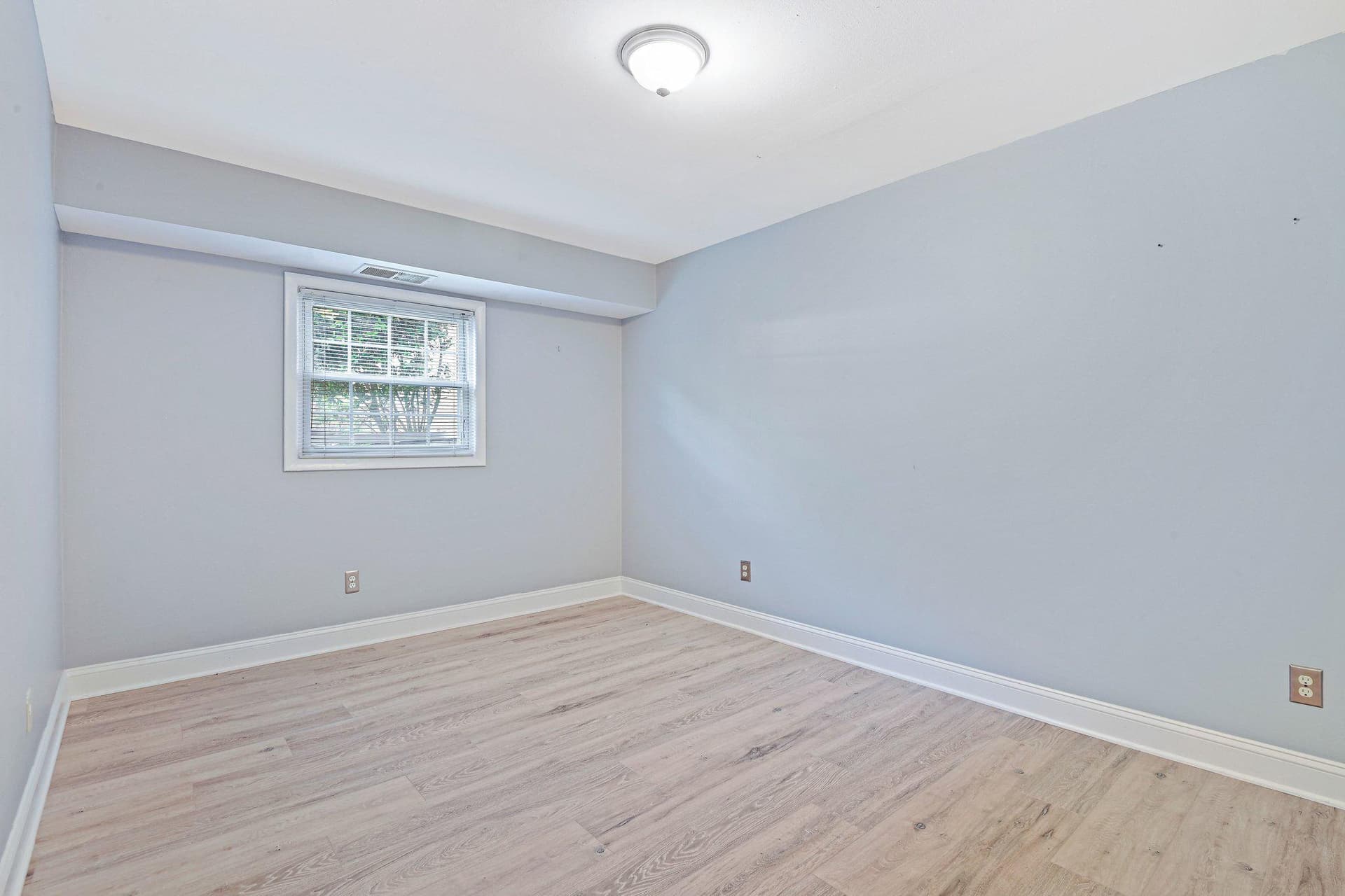 3860 Lyndhurst Drive #101 photo 22