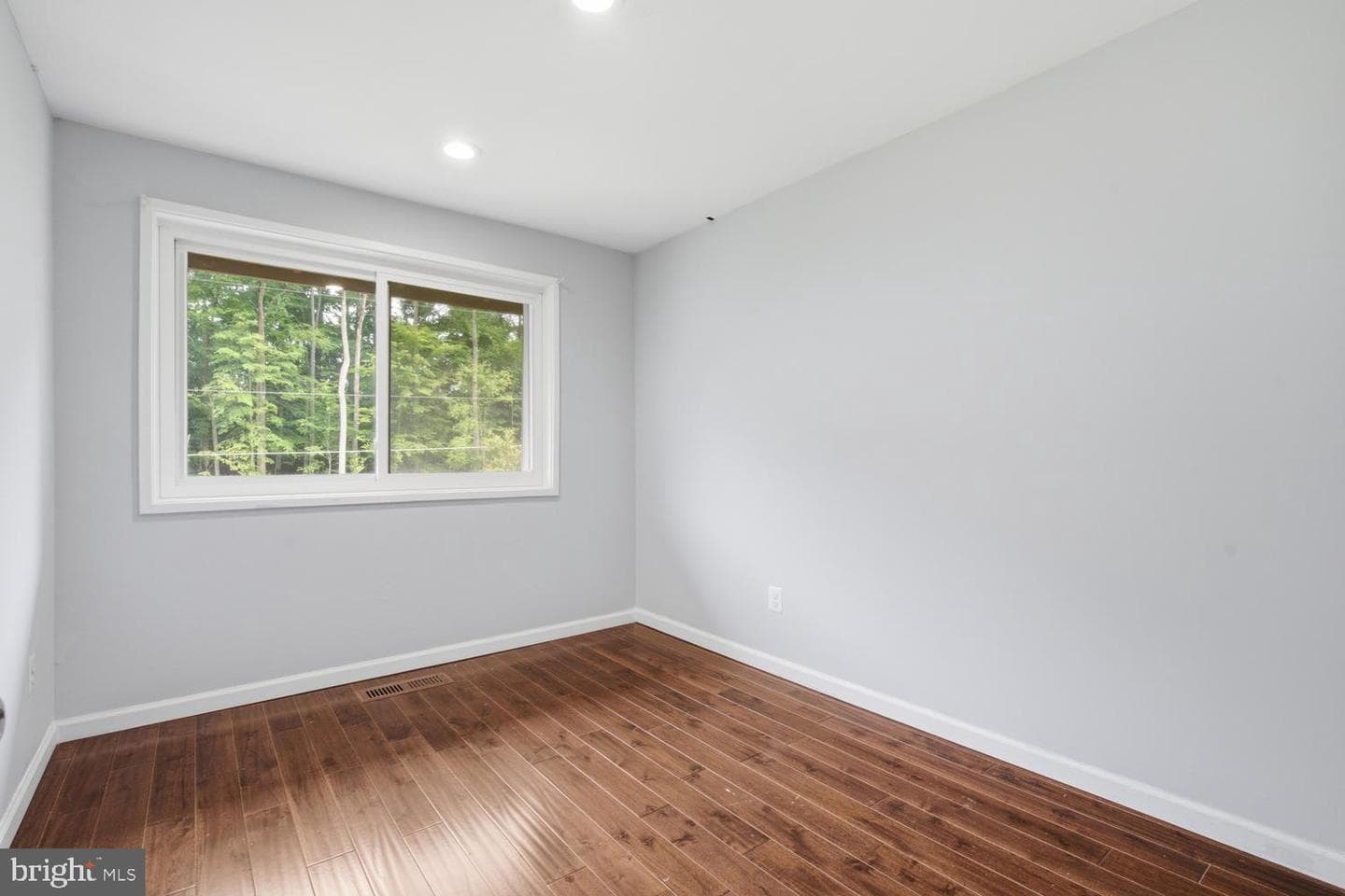 10105 Fair Woods photo 15