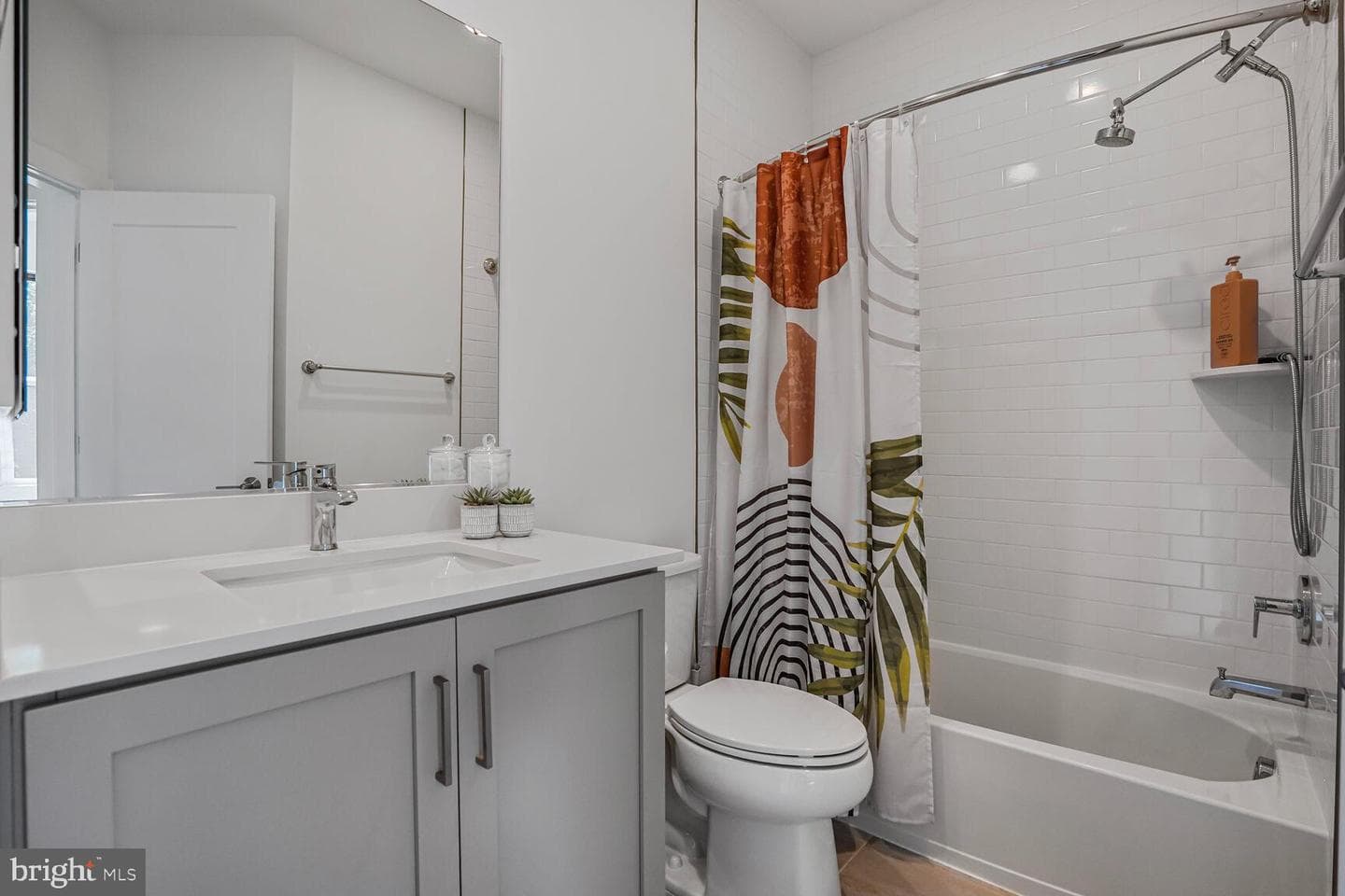 3509 Sutton Heights Circle photo 18
