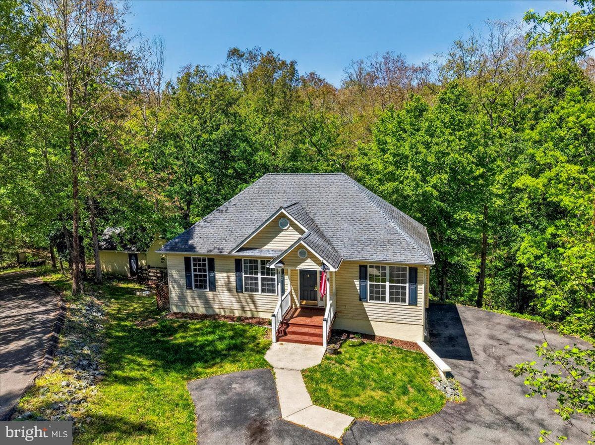 18 Chickasaw Place, Palmyra