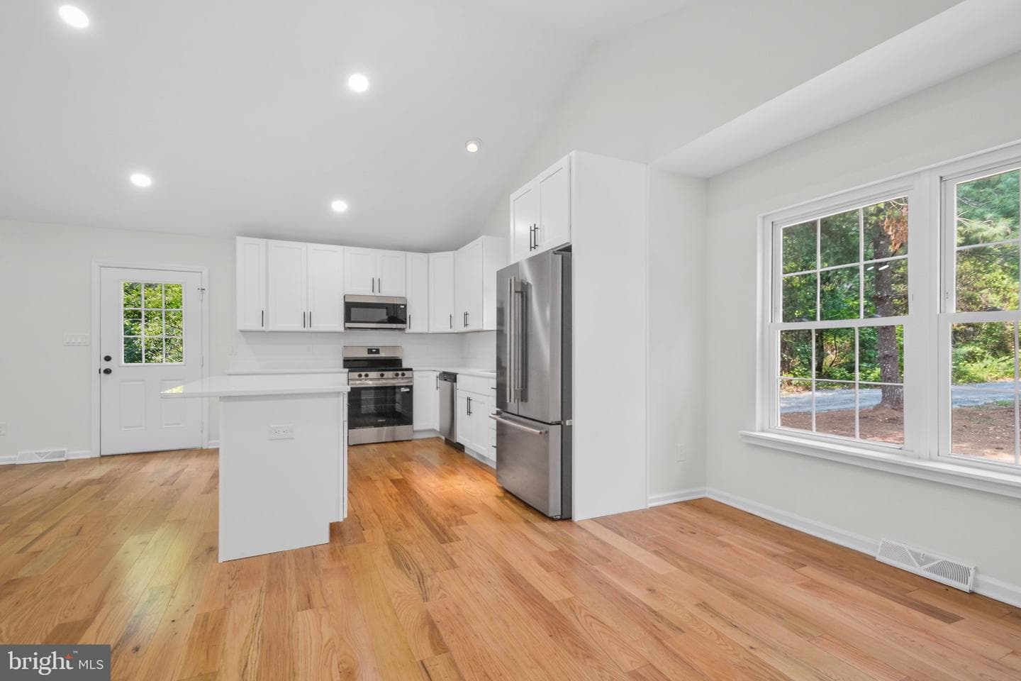 742 Albevanna Spring Road photo 9