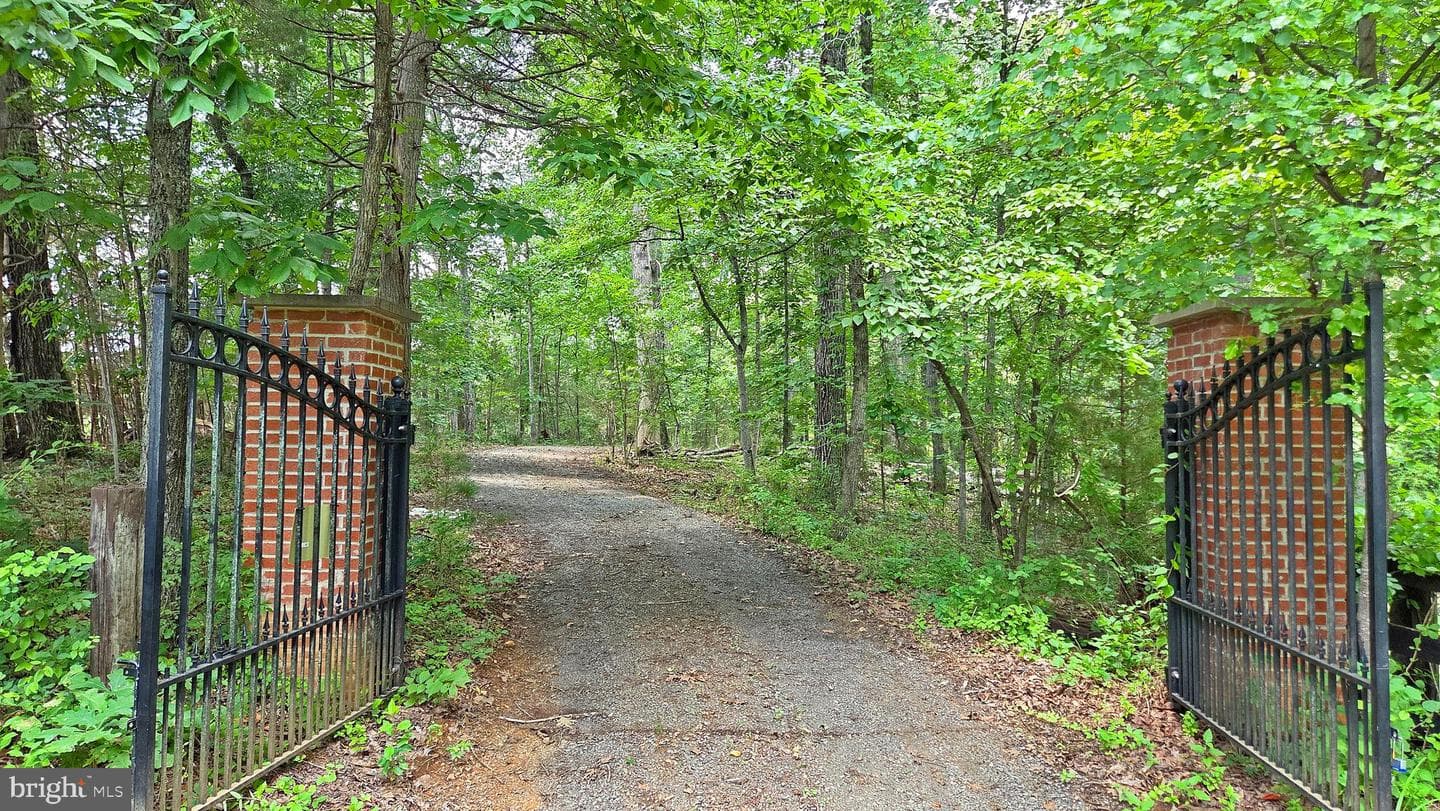 7296 Burke Lane, Warrenton