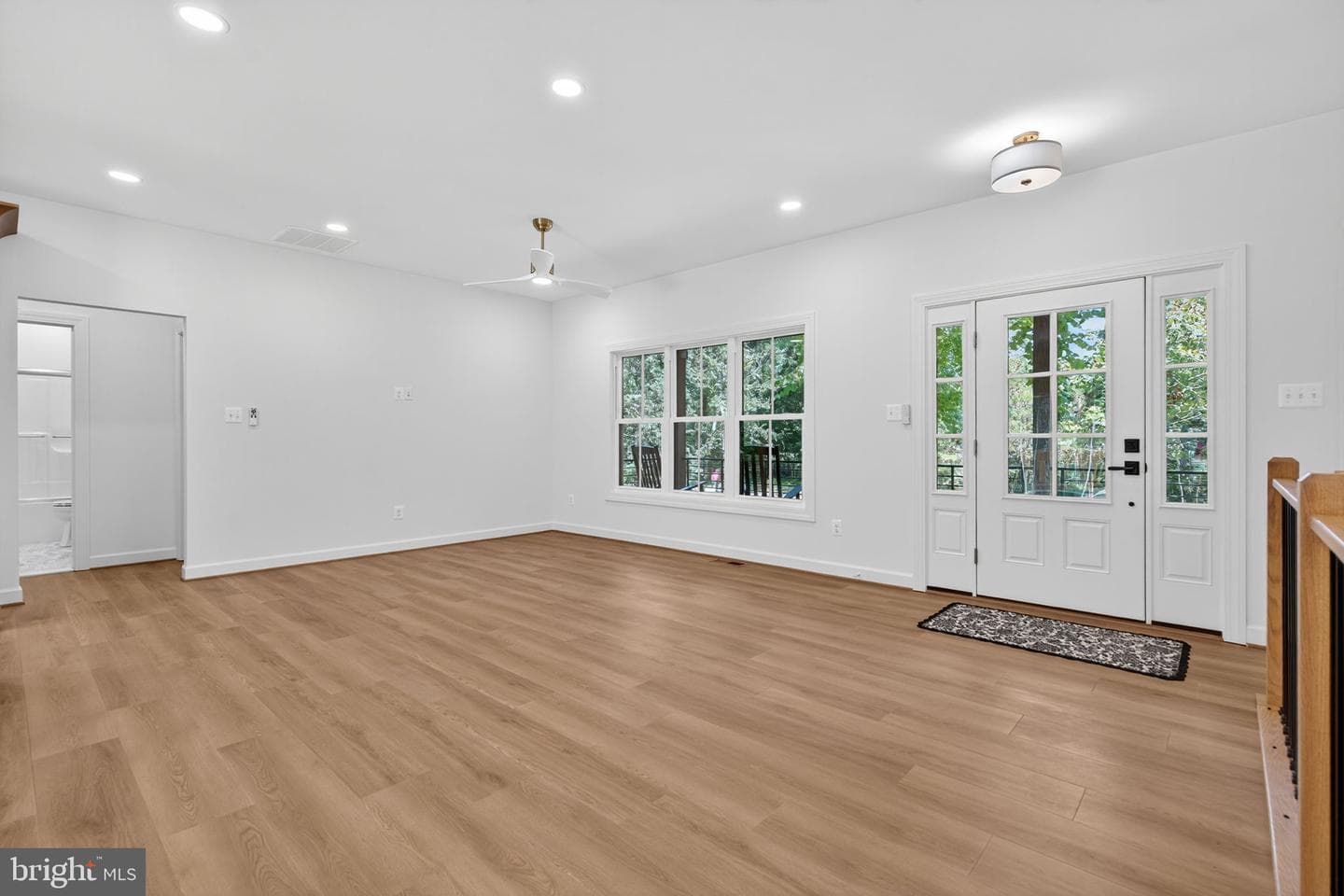 9653 Woodbrook Ln photo 11