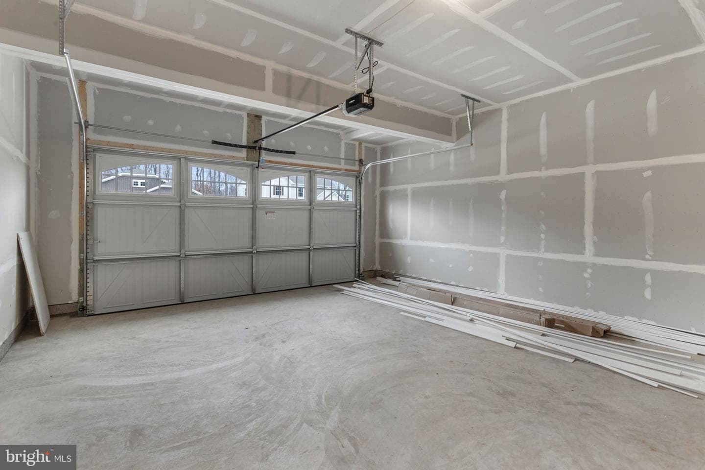 2083 Springvale Drive photo 17