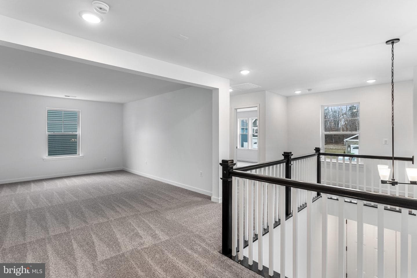 2083 Springvale Drive photo 25