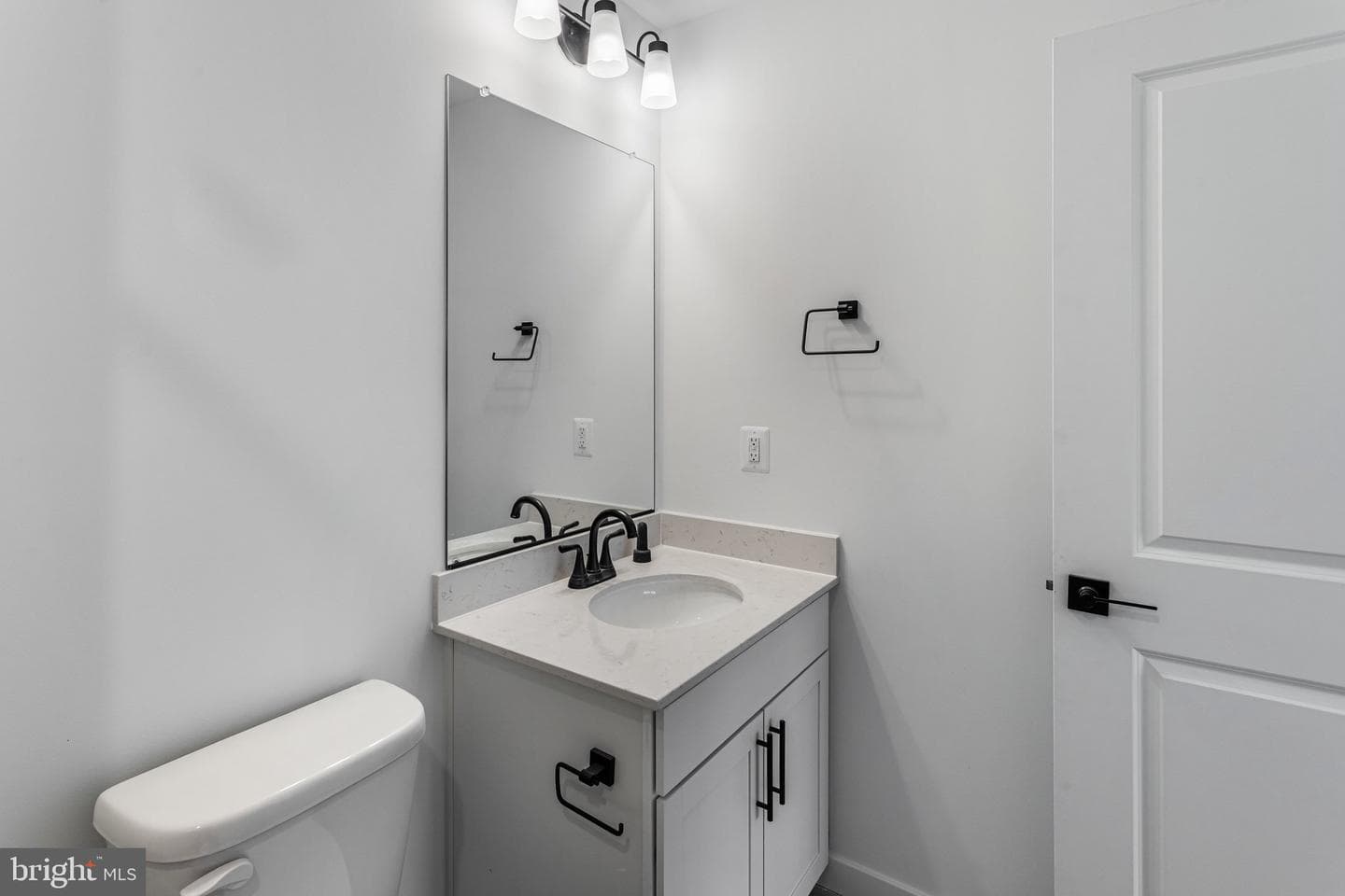 2083 Springvale Drive photo 33