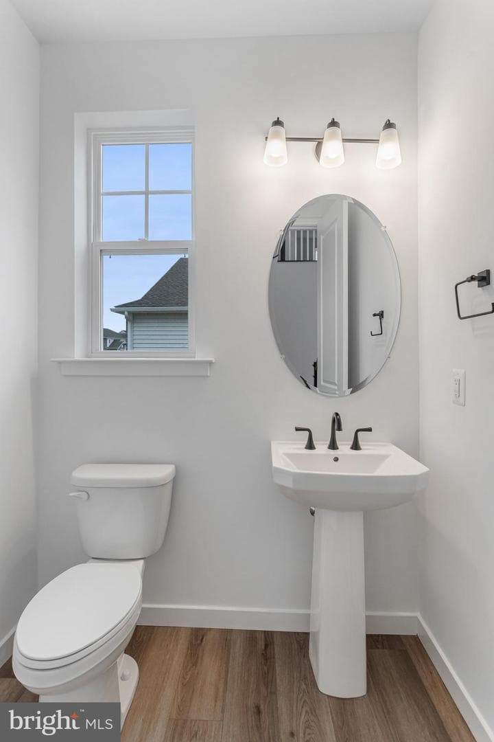2083 Springvale Drive photo 8