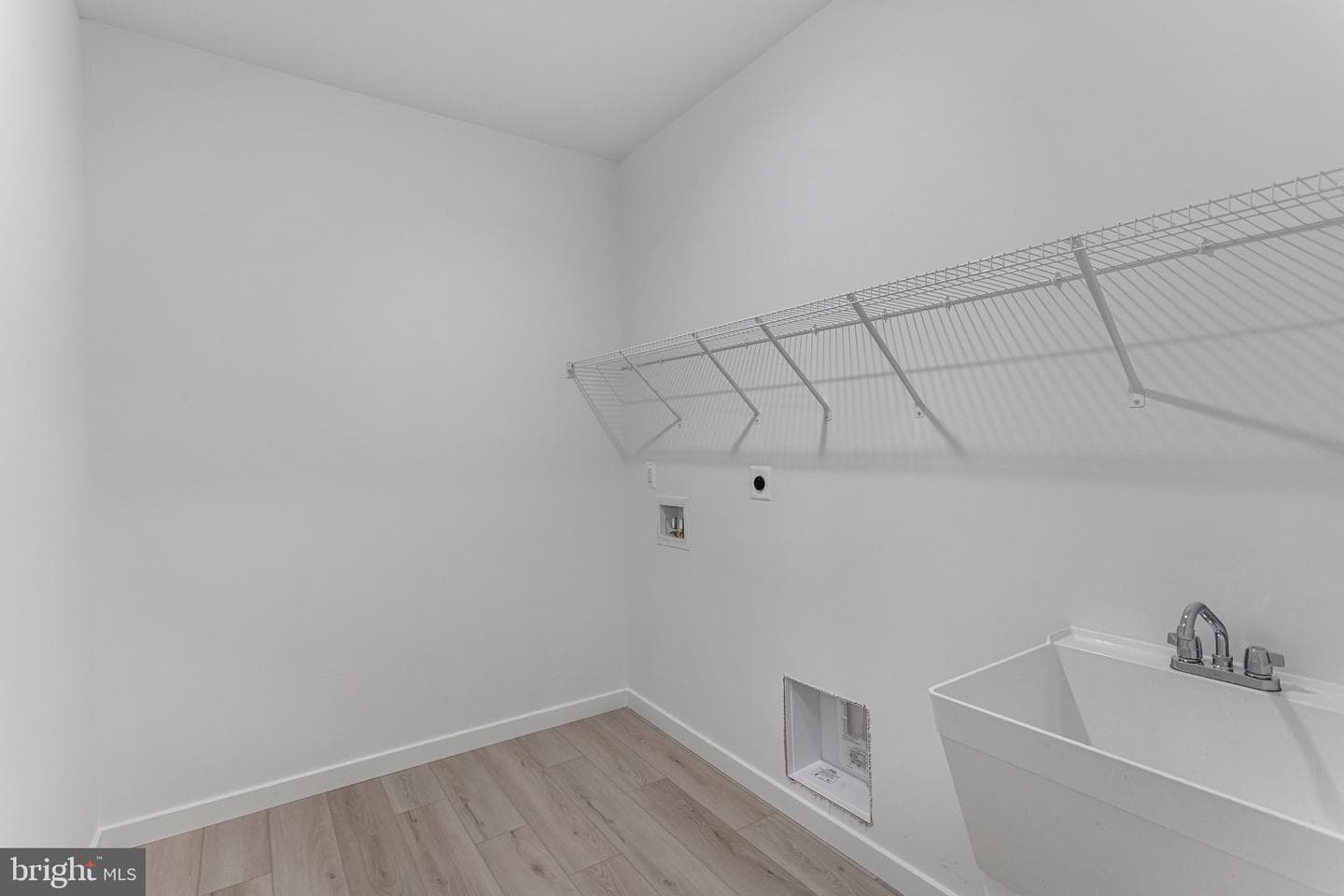 2079 Springvale Drive photo 14