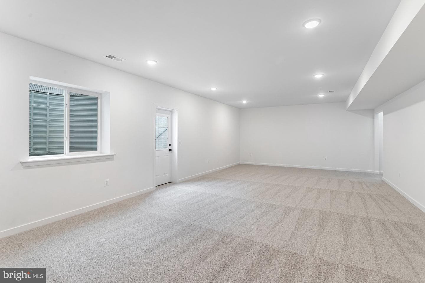 2079 Springvale Drive photo 28