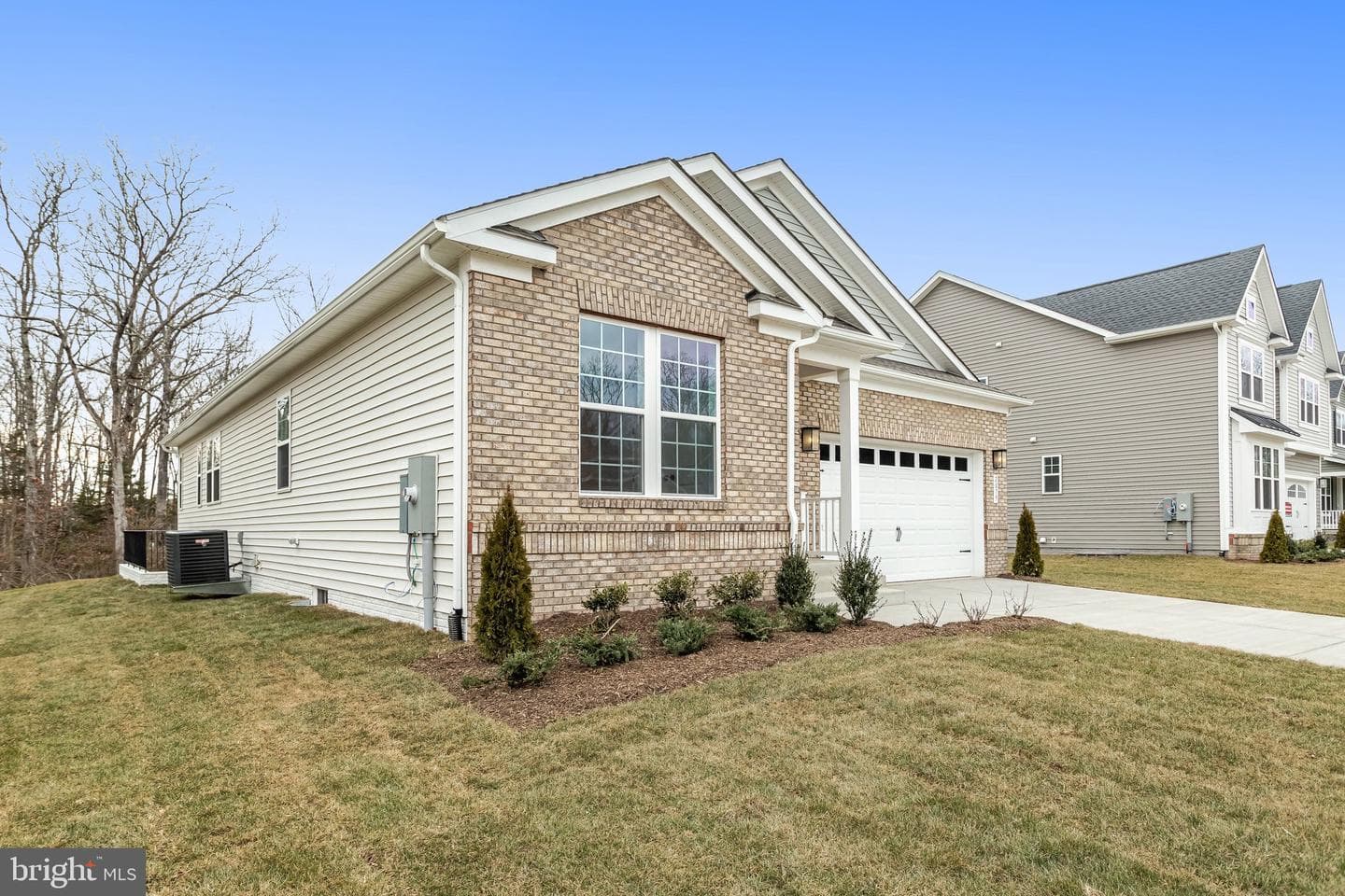 2079 Springvale Drive photo 3
