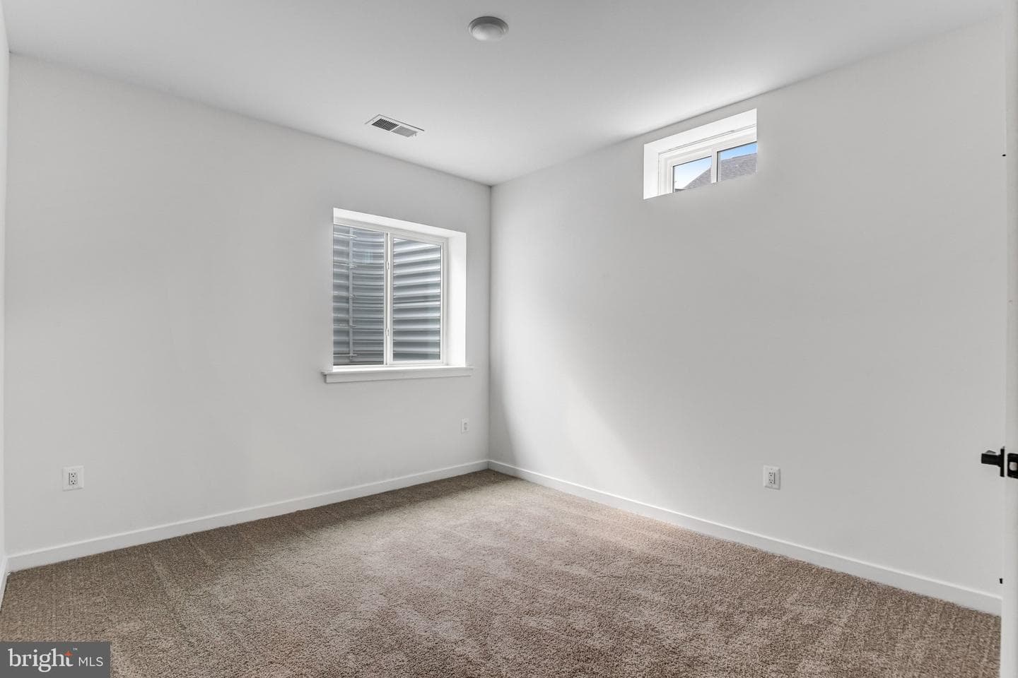 2063 Springvale Drive photo 43