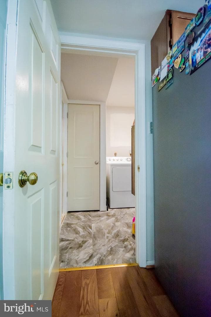 6867 Maplewood Drive photo 15