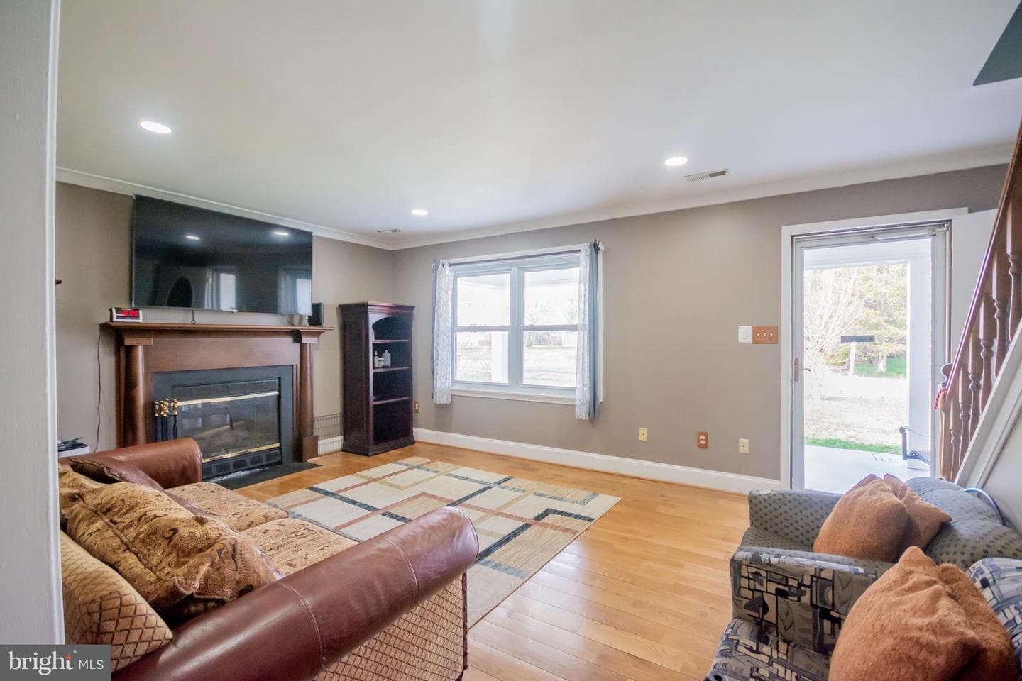 6867 Maplewood Drive photo 7