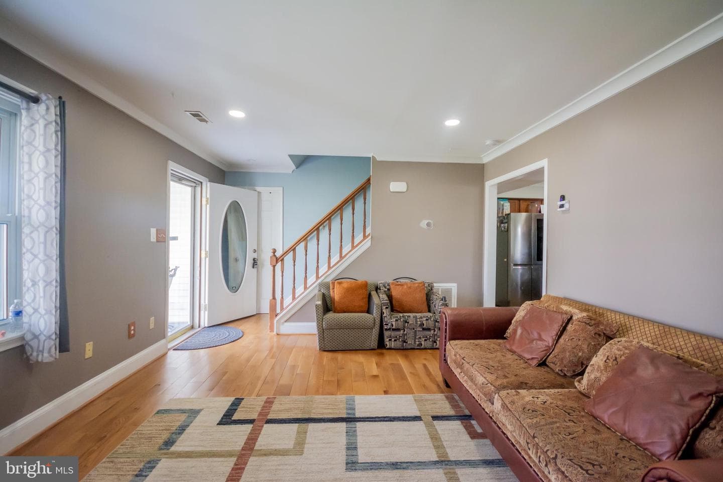6867 Maplewood Drive photo 9