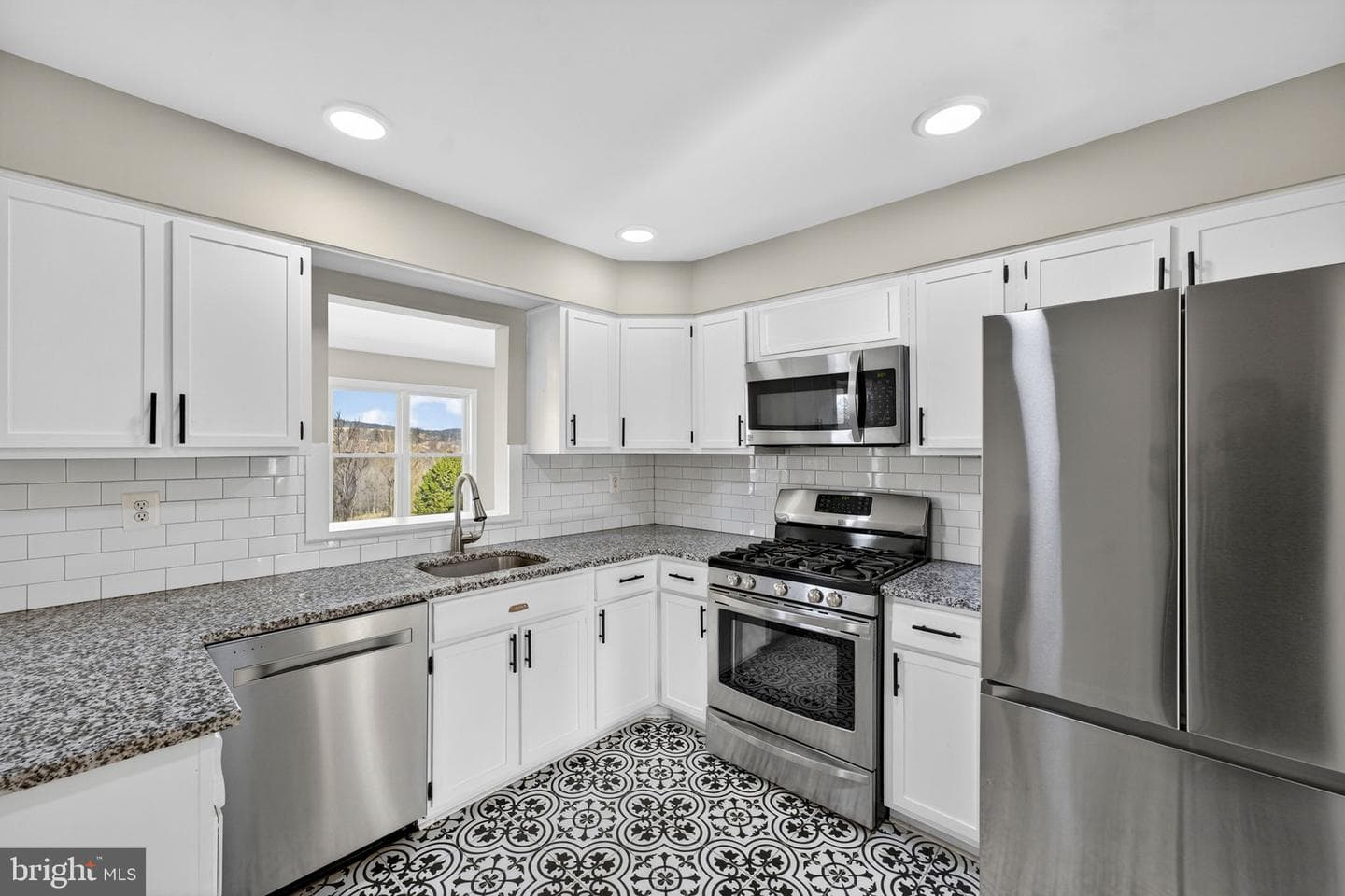 660 Foxcroft Road photo 4