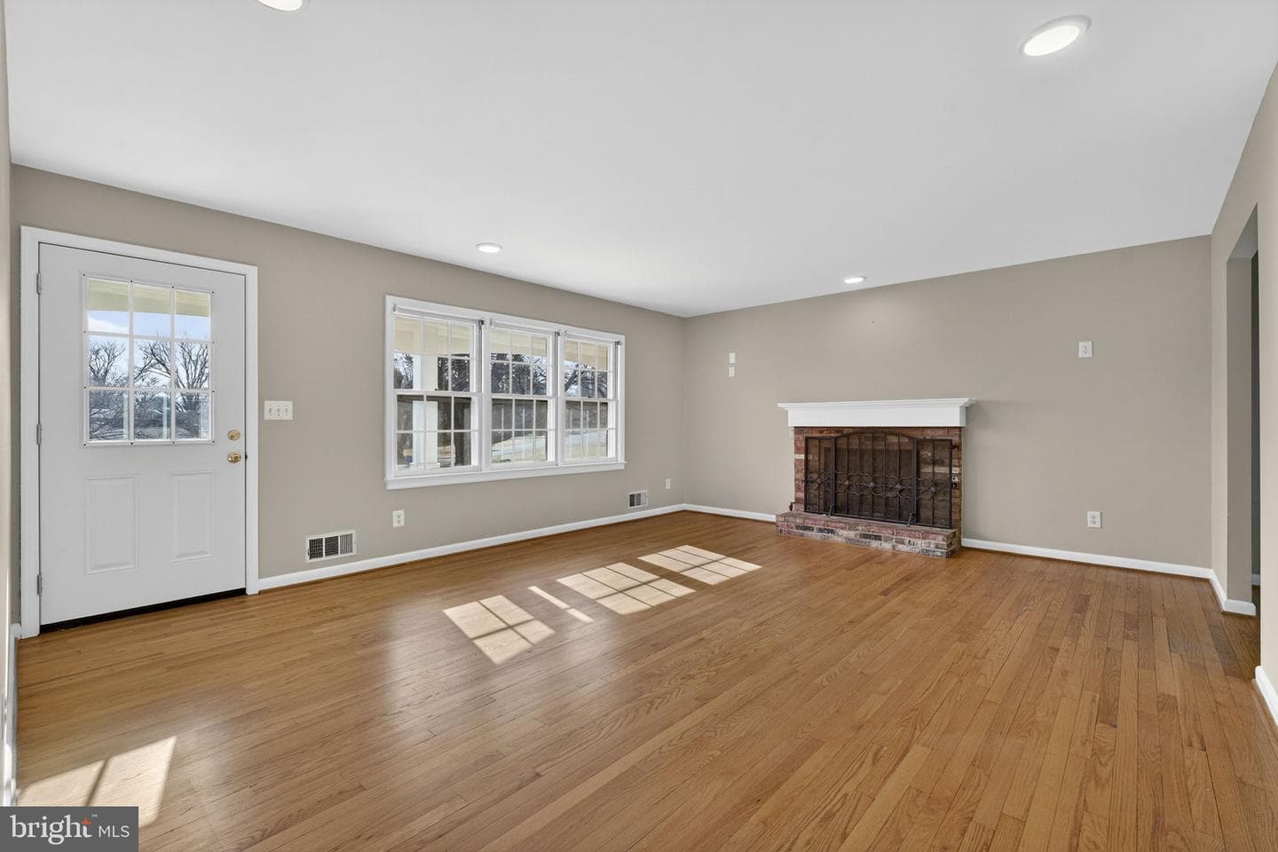 660 Foxcroft Road photo 9