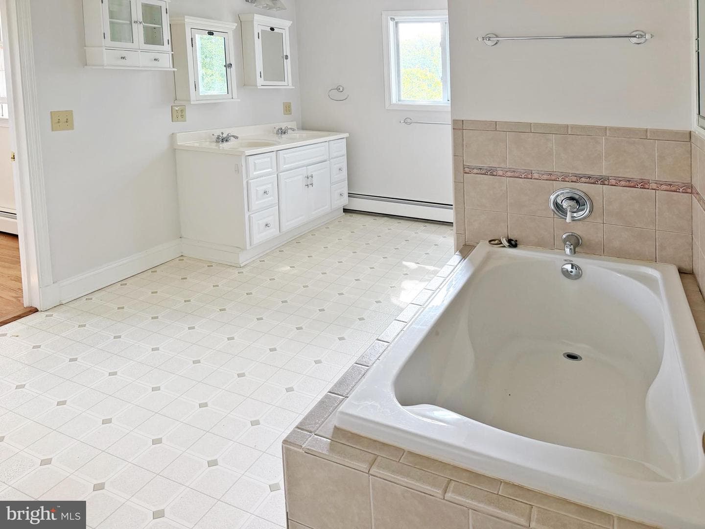 9248 Springs Road photo 12